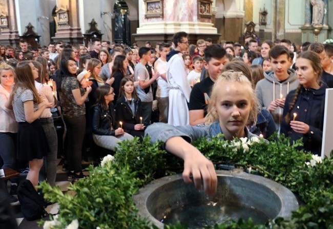 W kwietniu do sanktuariów diecezji pielgrzymowali bierzmowani