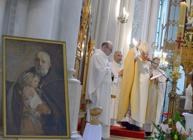 W kwietniu w radomskiej katedrze zakończyła się peregrynacja relikwii św. Brata Alberta