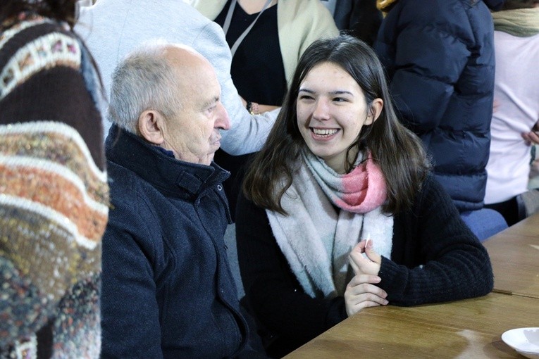 Spotkanie pokoleń przy kolędzie i opłatku