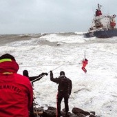 Akcja ratownicza przy statku towarowym osiadłym na mieliźnie na Morzu Czarnym. 
19.12.2018 Stambuł, Turcja