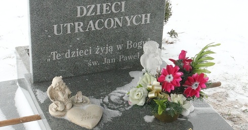 Pogrzeb dzieci nienarodzonych