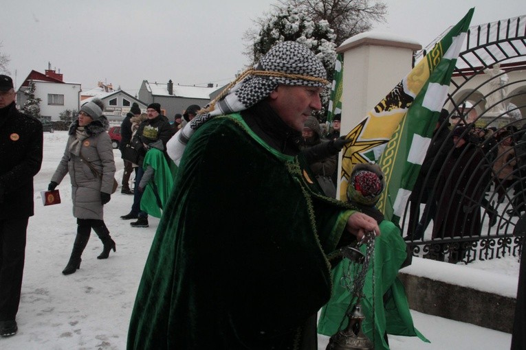 Orszak w Nowej Dębie