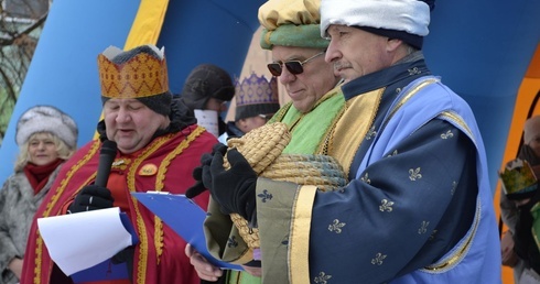 Pod znakiem zielono-czerwono-niebieskim