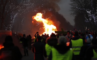 35 aresztowanych w Paryżu po proteście "żółtych kamizelek"
