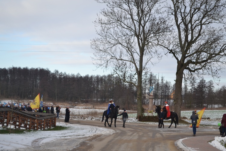 Ciemniewko. Orszak Trzech Króli