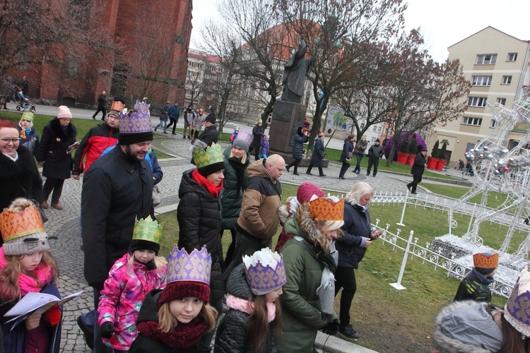 Orszak, książę oraz niedziela