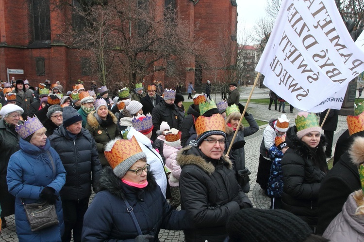 Orszak, książę oraz niedziela