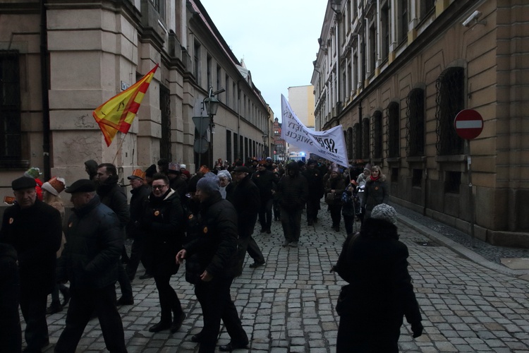 Orszak, książę oraz niedziela