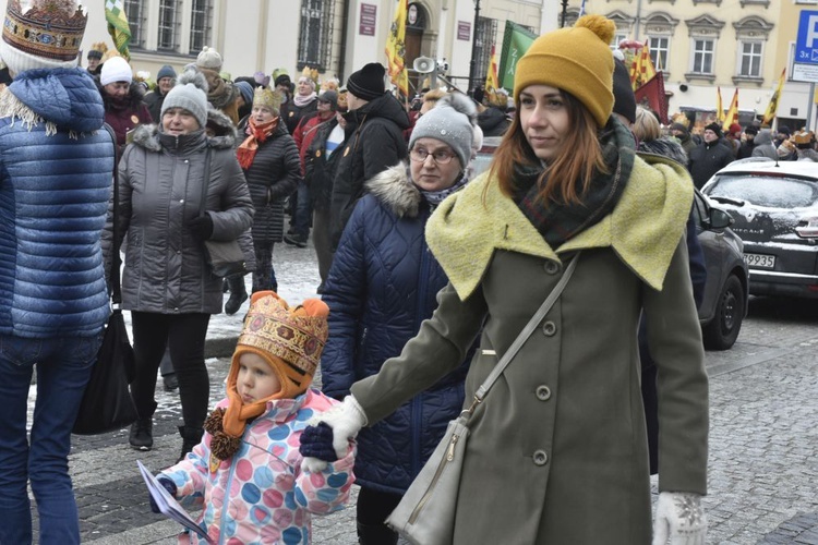 Świebodzice. Dzieci rozgrzały przybyłych kolędami