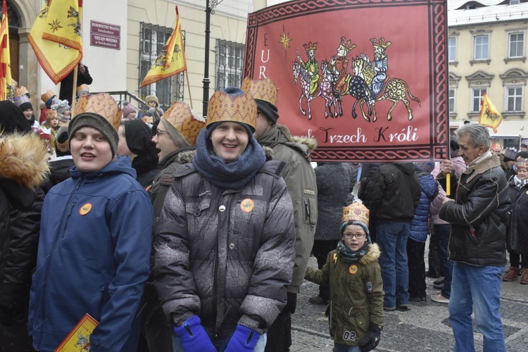 Świebodzice. Dzieci rozgrzały przybyłych kolędami