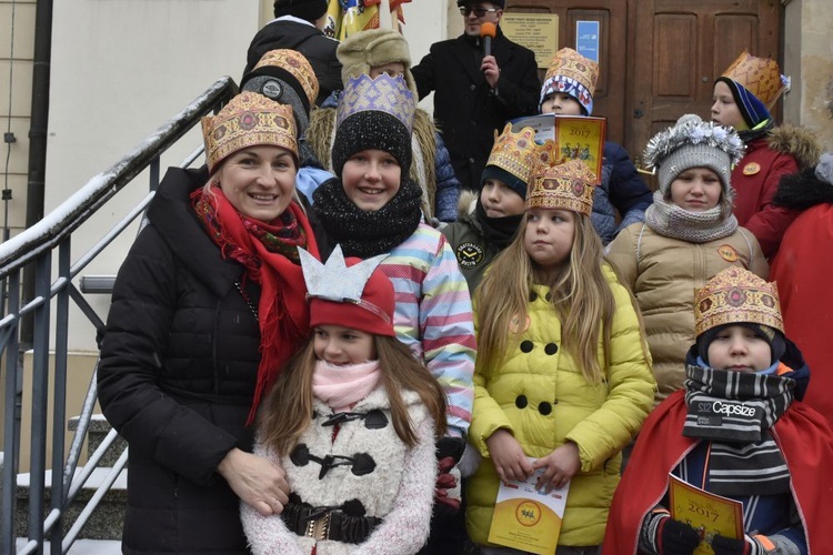 Świebodzice. Dzieci rozgrzały przybyłych kolędami