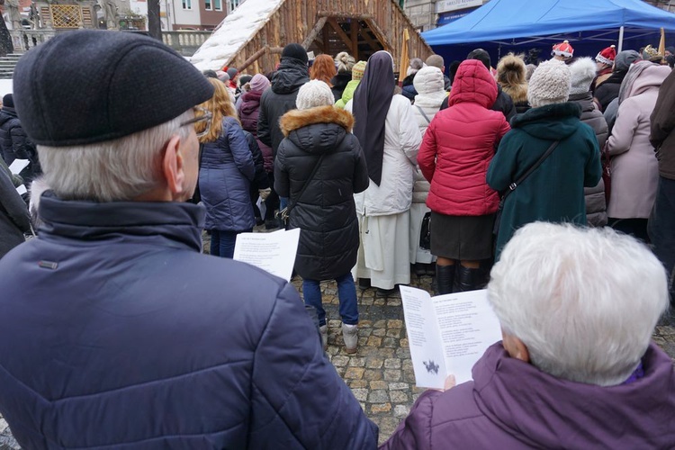 Kłodzko. Szli ze śpiewem na ustach