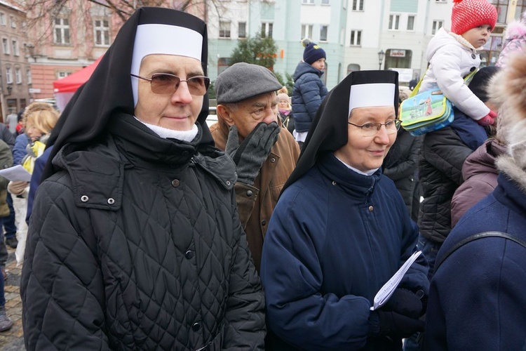 Kłodzko. Szli ze śpiewem na ustach