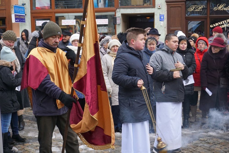 Kłodzko. Szli ze śpiewem na ustach