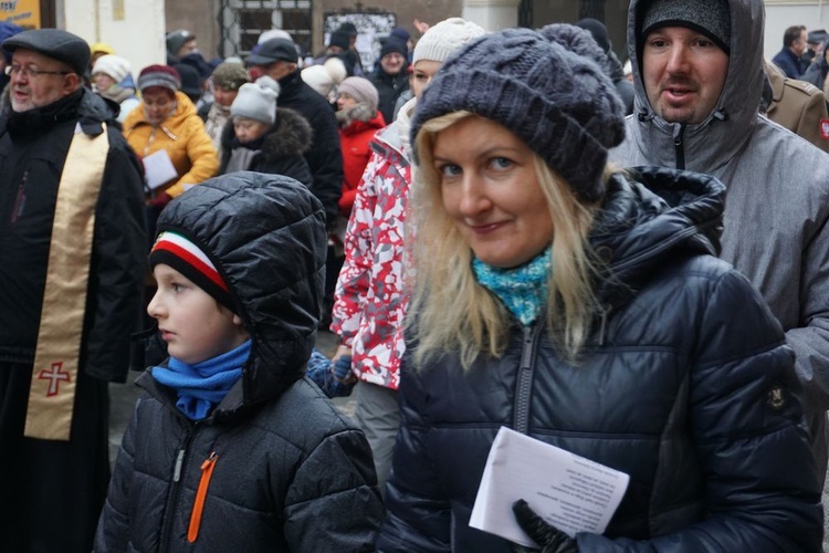 Kłodzko. Szli ze śpiewem na ustach