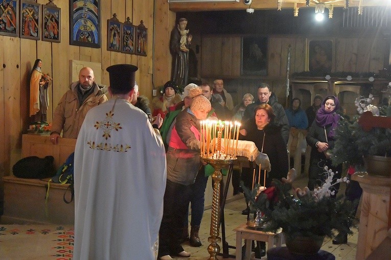 Prawosławne nabożeństwo w kościółku na Pęksowym Brzyzku