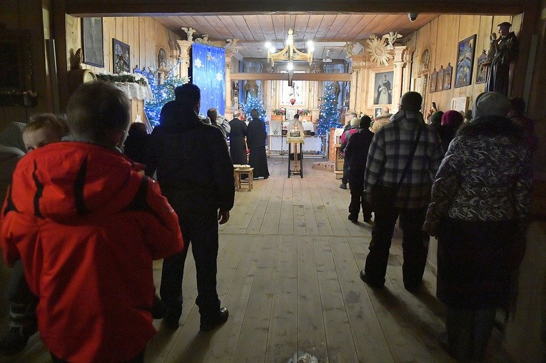 Prawosławne nabożeństwo w kościółku na Pęksowym Brzyzku