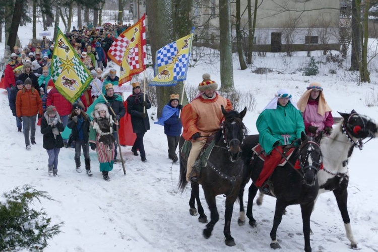 Głuszyca. Celem było Żywe Betlejem