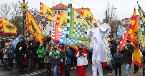 Z aniołami na szczudłach