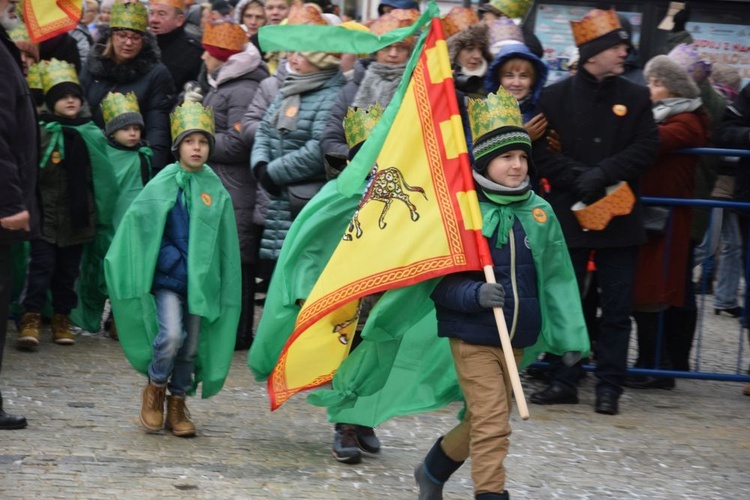 Dzierżoniów. Naprawdę przynieśli złoto, kadzidło i mirrę