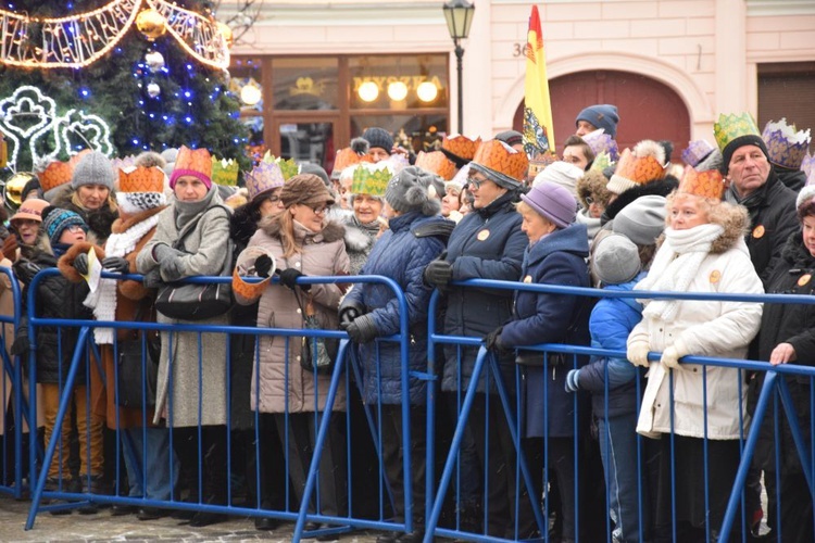 Dzierżoniów. Naprawdę przynieśli złoto, kadzidło i mirrę