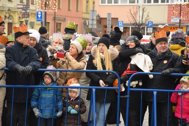 Dzierżoniów. Naprawdę przynieśli złoto, kadzidło i mirrę