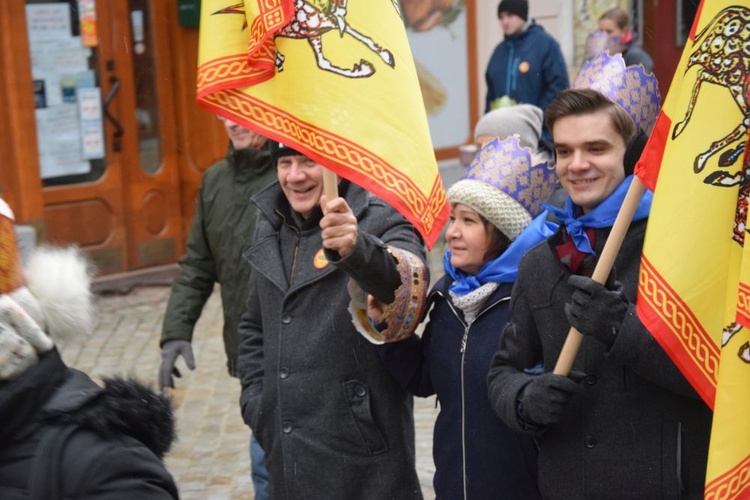 Dzierżoniów. Naprawdę przynieśli złoto, kadzidło i mirrę