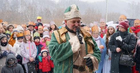 Przed szopką w Jazowsku