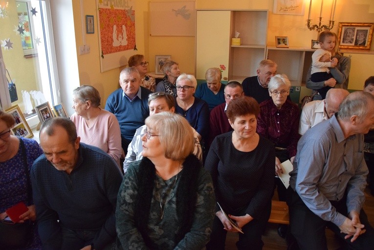 Kolędowanie z babcią i dziadkiem w sochaczewskim przedszkolu