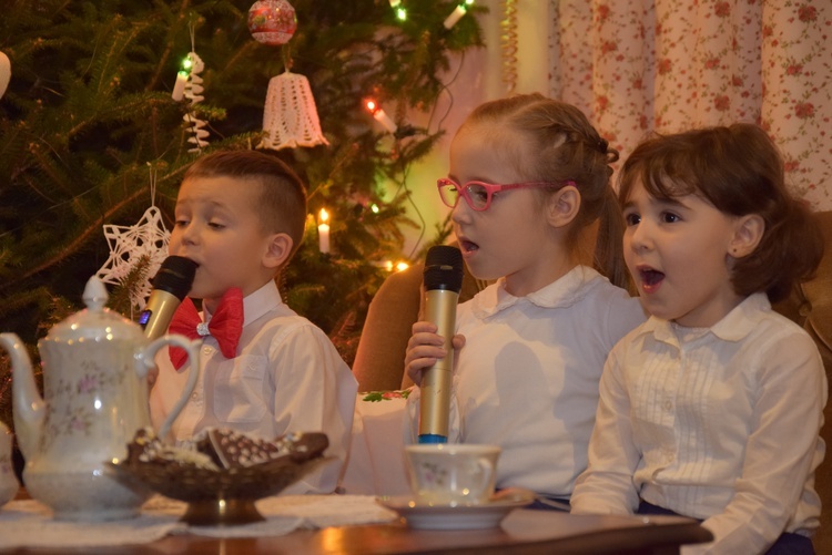 Kolędowanie z babcią i dziadkiem w sochaczewskim przedszkolu