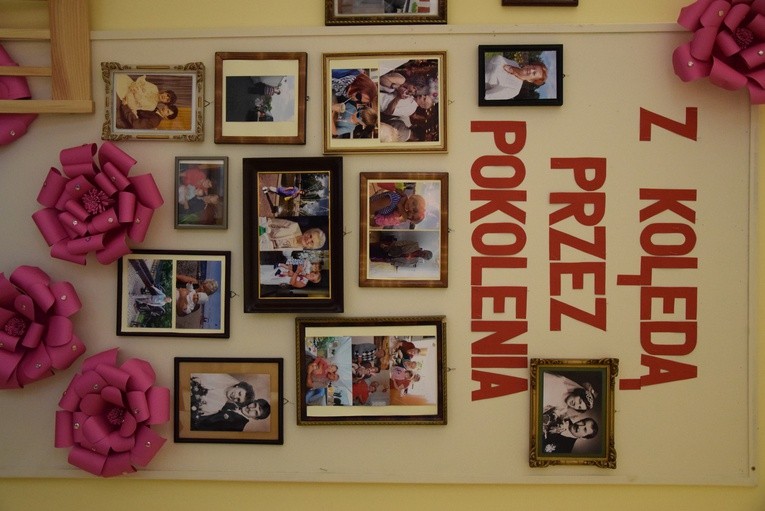 Kolędowanie z babcią i dziadkiem w sochaczewskim przedszkolu