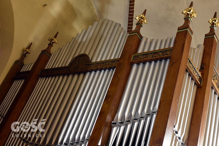 Poświęcenie organów w Żarowie