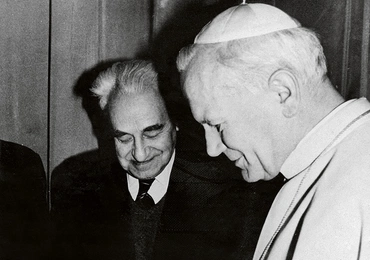 Jerzy Turowicz i Jan Paweł II.  Zdjęcie zrobione w Watykanie  w maju 1985 roku.