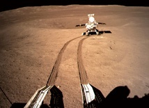 Łazik zbada grunt na „odwrotnej” stronie Księżyca i wykona tysiące zdjęć.