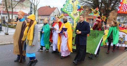 Pokłonili sie Jezusowi