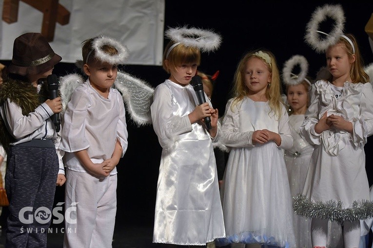 Drugi dzień Świdnickiego Przeglądu Zespołów Kolędniczych
