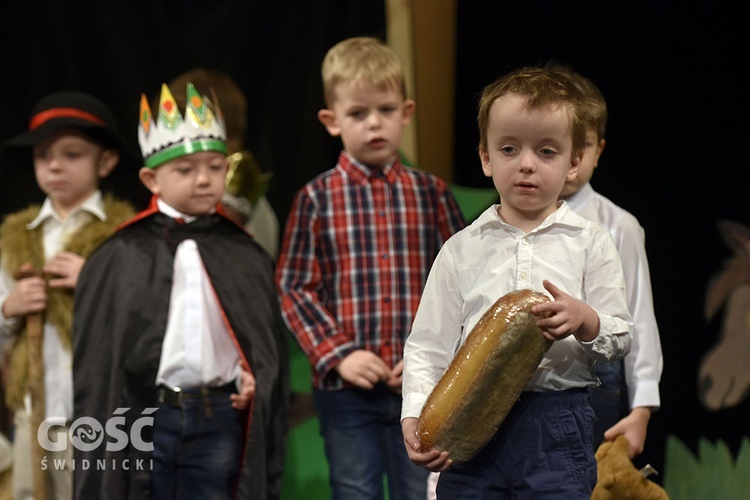 Drugi dzień Świdnickiego Przeglądu Zespołów Kolędniczych