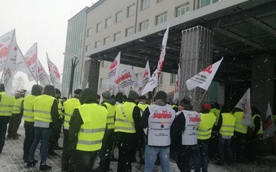 Protest przed JSW w obronie prezesa