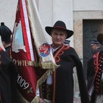 Pożegnanie śp. bp. Tadeusza Pieronka w Radziechowach