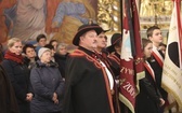 Pożegnanie śp. bp. Tadeusza Pieronka w Radziechowach