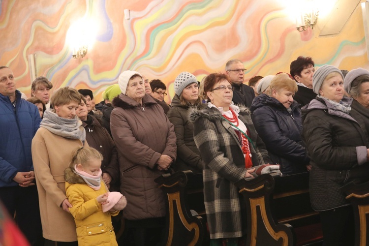 Pożegnanie śp. bp. Tadeusza Pieronka w Radziechowach