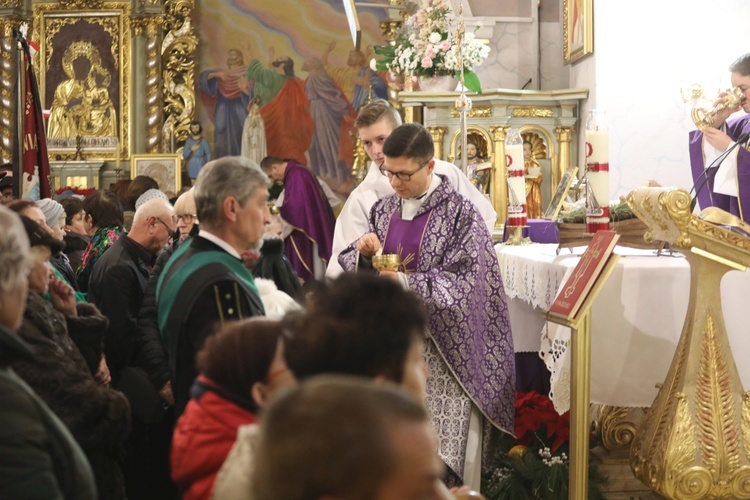 Pożegnanie śp. bp. Tadeusza Pieronka w Radziechowach