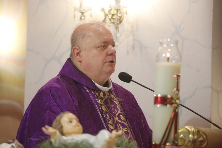 Pożegnanie śp. bp. Tadeusza Pieronka w Radziechowach