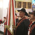 Pożegnanie śp. bp. Tadeusza Pieronka w Radziechowach