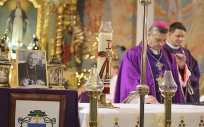 Mszy św. w Radziechowach przewodniczył bp Roman Pindel