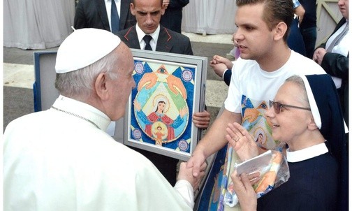 Nasza siostra oszalała, a my przy niej