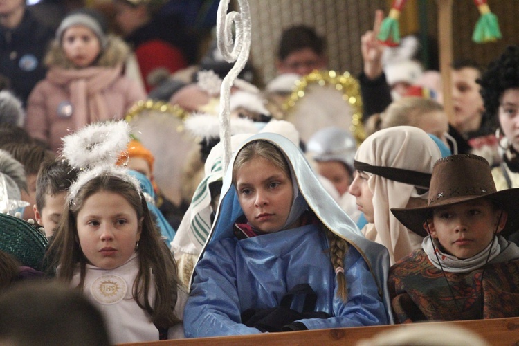 Kolędnicy misyjni w Szymbarku