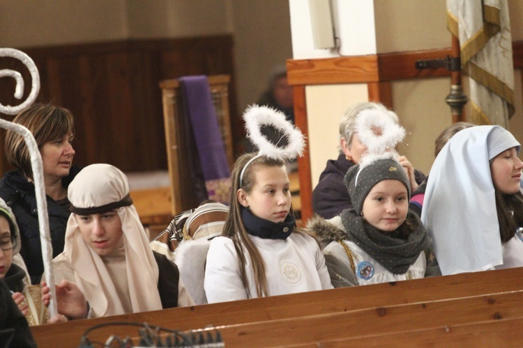 Kolędnicy misyjni w Szymbarku