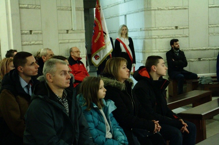 Msza św. Posłania na ŚDM w Panamie i opłatek młodzieży z metropolitą