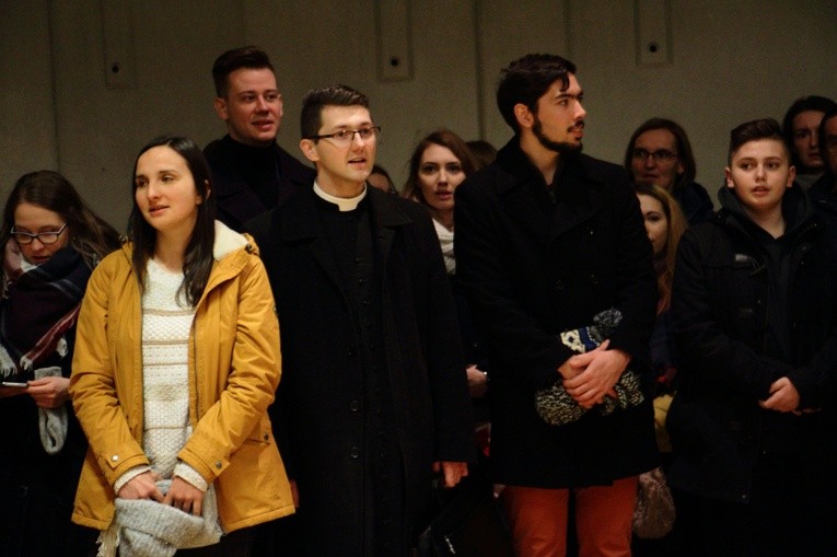 Msza św. Posłania na ŚDM w Panamie i opłatek młodzieży z metropolitą